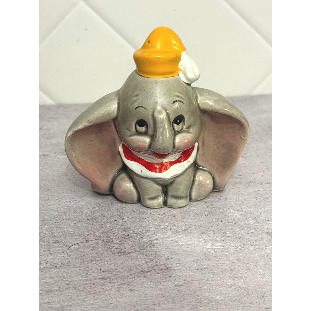 Walt‎ Disney Productions Dumbo Ceramic Figurine Japan Elephant 2.5 Inch vintage